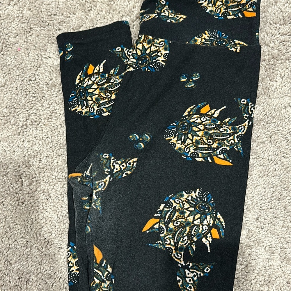 Lularoe fish leggings